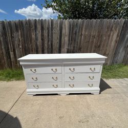 Dresser 68”W x 21”D x 36”H
