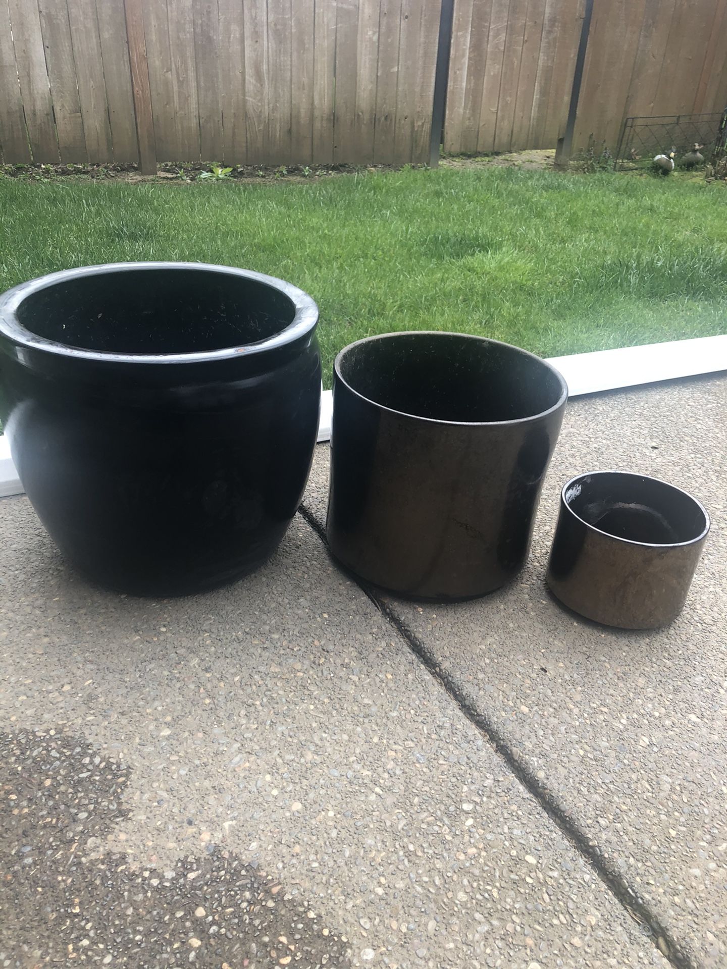 3 ceramic pots