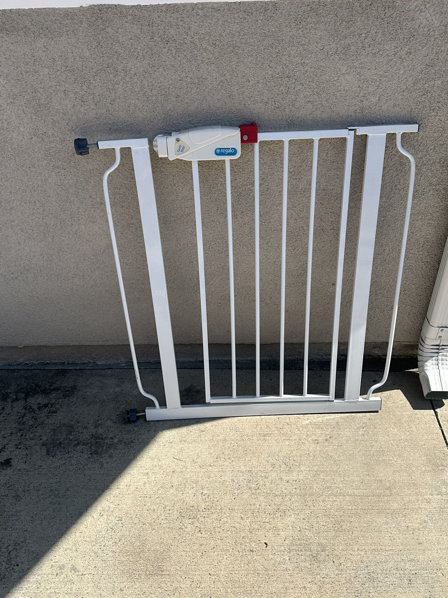 Regalo Easy Step Safety Gate