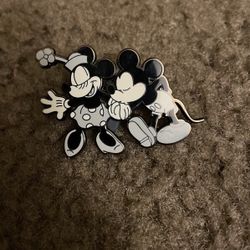 Black And White Minnie And Mickey Mouse Disney Pin
