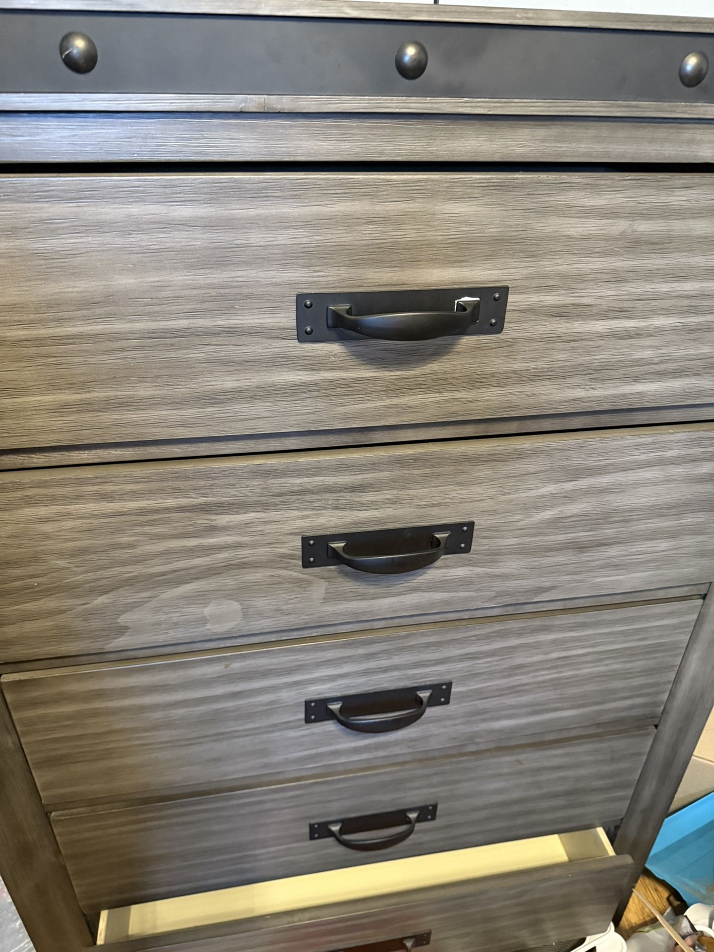 Queen Set (FURNITURE ROW)