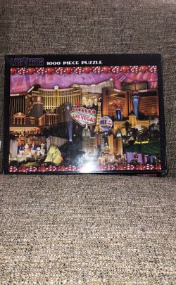 Las Vegas1000 Piece Puzzle. Please see all the pictures and read the description