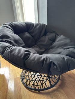 Black 360 Degree Swivel Chair 