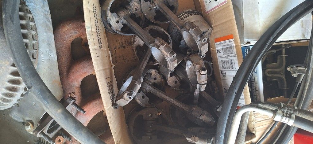 Set Of 8 440 Mopar Rods,opd Pistons Std. Good Used Set 35th Ave And McDowell Phx Or Meet In Mesa