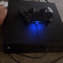 PS4 Slim 