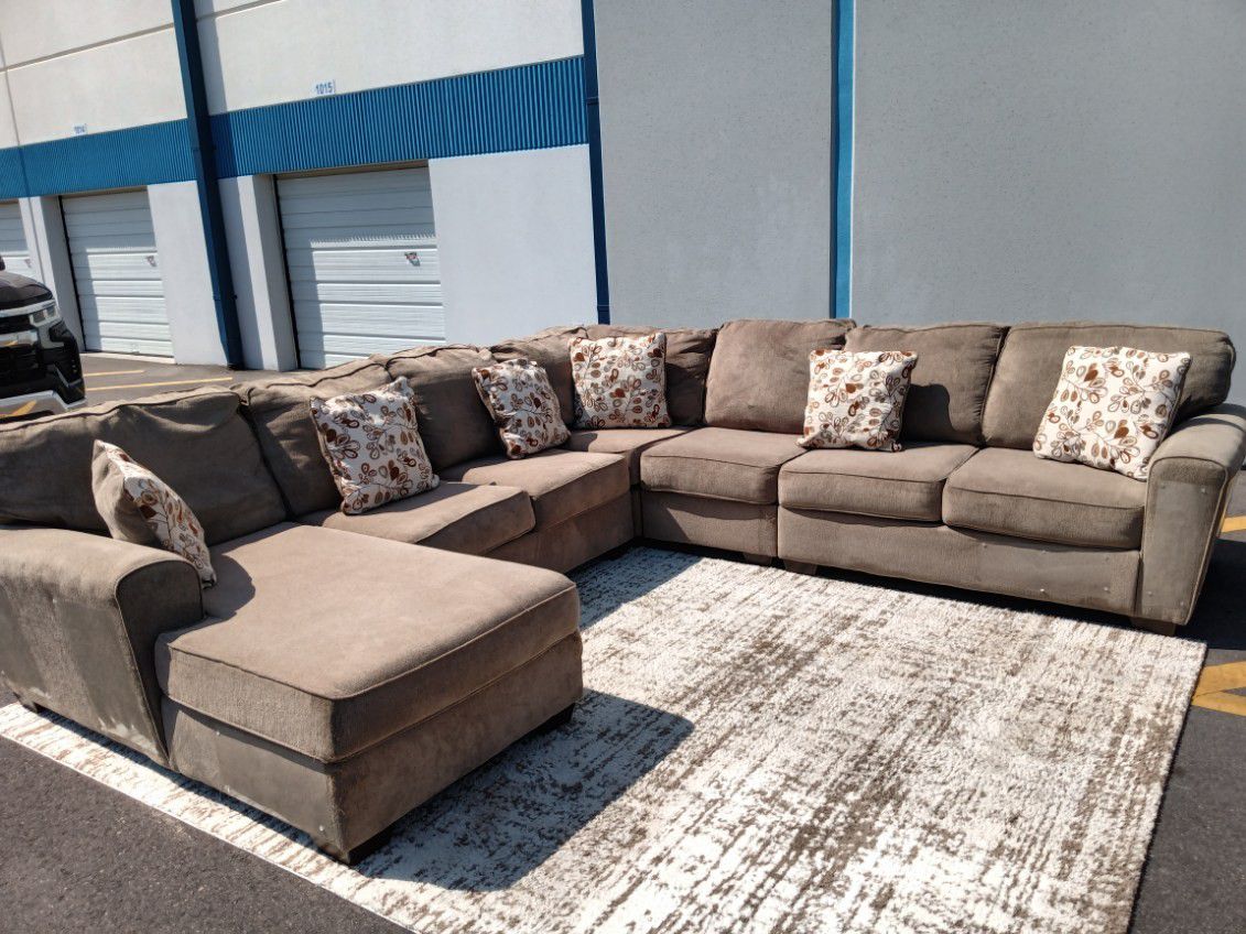 Sectional Sofa with Area Rug 