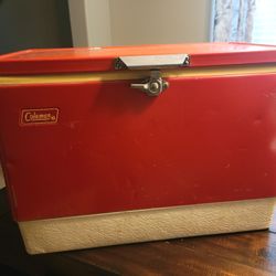 Beautiful Vintage Coleman Ice Chest/ Cooler