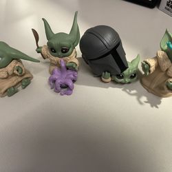 Star Wars: Grogu, Asoka, and the Madalorian figures/ornament  