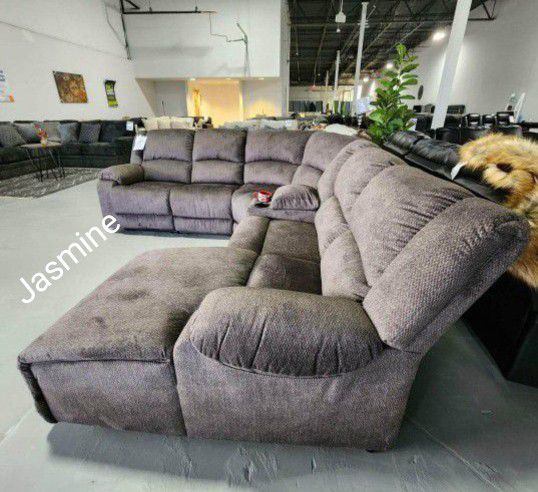 Brand New Special Discount Ashley Flannel Reclining Sectional Couch With Chaise Next Delivery 
