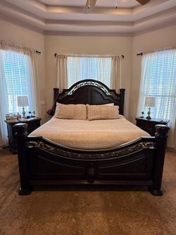 Dark Wood 3-Drawer Nightstand