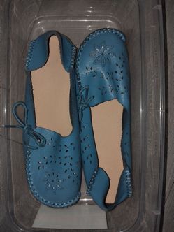 BEAUTIFUL SHOES SIZE 8