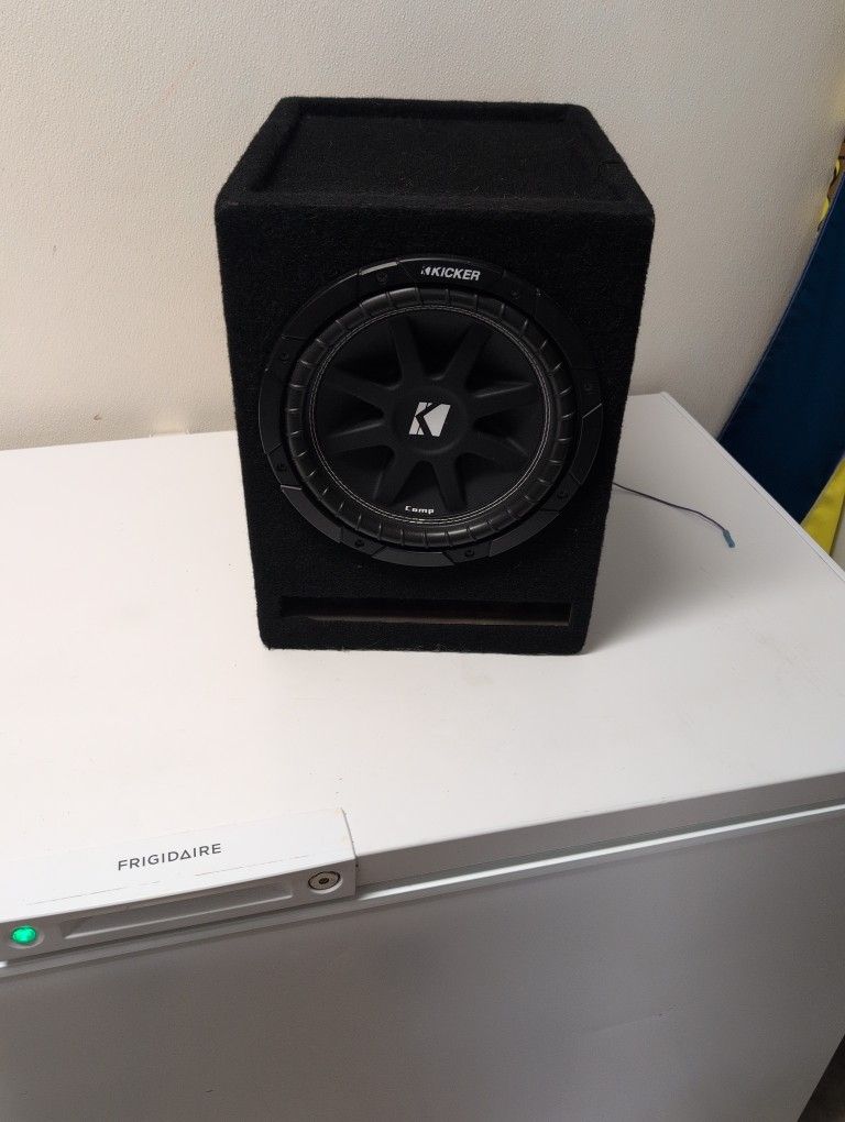 Kicker Sub With Amp