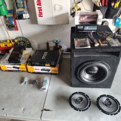 A Nice  New Full Car Audio System The Sound Is Awesome All You See Here In Perfect Working Condition 