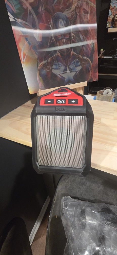 Milwaukee M12 Bluetooth Speaker 