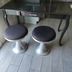 Black Vintage Vanity And 2 Stools 