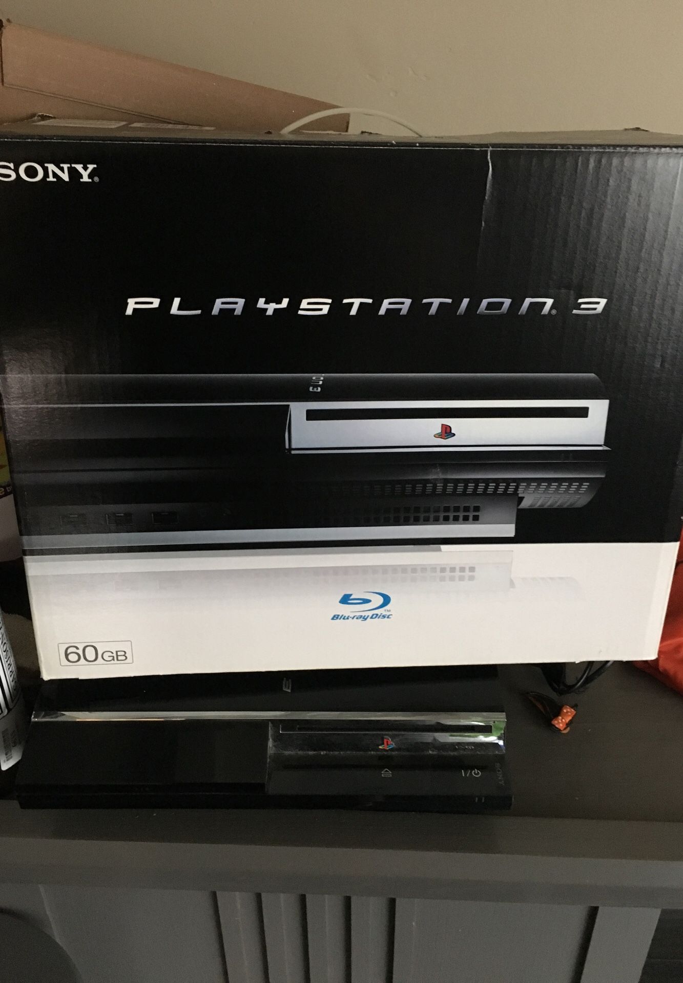 Backwards compatible PlayStation 3 ps3 console broken/for parts for
