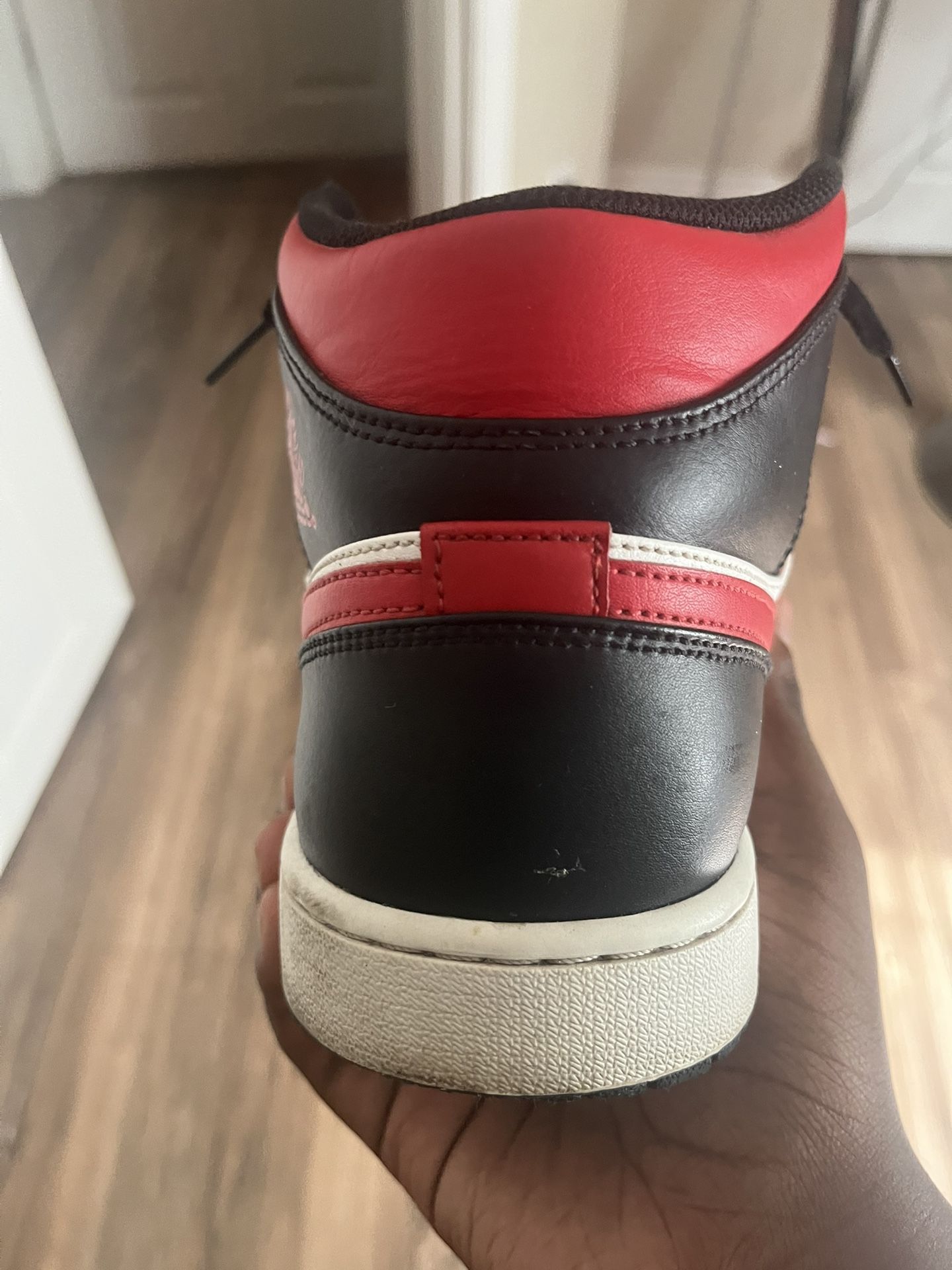 Jordan 1 Mids