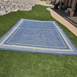 Indoor/outdoor 9X12 Blue Rug