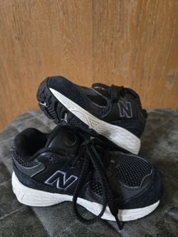 Toddler New Balance Shoes: Black & White