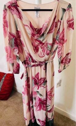Size Small Dress New With Tag - Pickup From Northridge Area