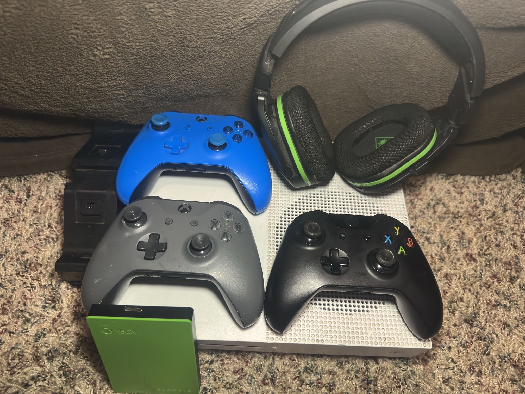 Xbox One S 3TB Gaming Bundle