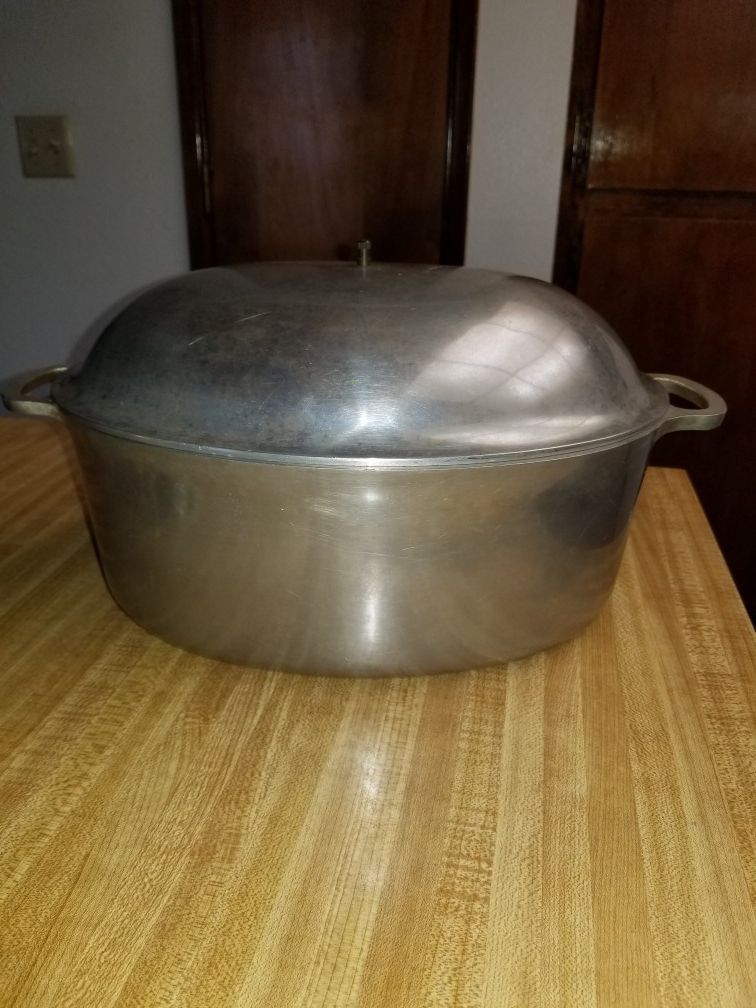 Vintage Household Institute Cooking Utensils Roasting Pot