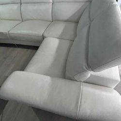 SECTIONAL GENUINE LEATHER RECLINER ELECTRIC  WHITE COLOR . DELIVERY SERVICE AVAILABLE 💥✅🚚