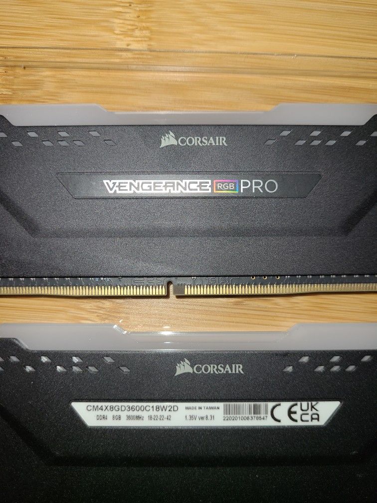 2x8GB 16GB RAM STICKS RGB DDR4