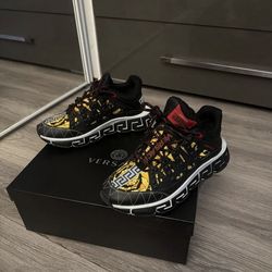 Versace Men's Trigreca Barocco-Print Low-Top Sneakers Black/Gold