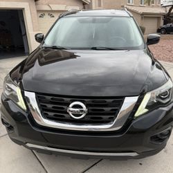 2017 Nissan Pathfinder SV