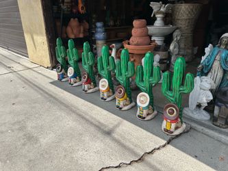 Panchos statues