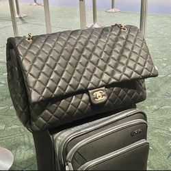 TRAVEL XXL Flap Shoulder Bag Black, 46x28x14cm
