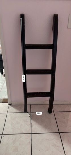 Bunk bed steps.