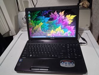 Toshiba laptop computer windows 10. Battery doesn't charge,  but it works good plugged.  15 inches screen.  AMD E- 300 APU Radeon processor.  HD.  4gb