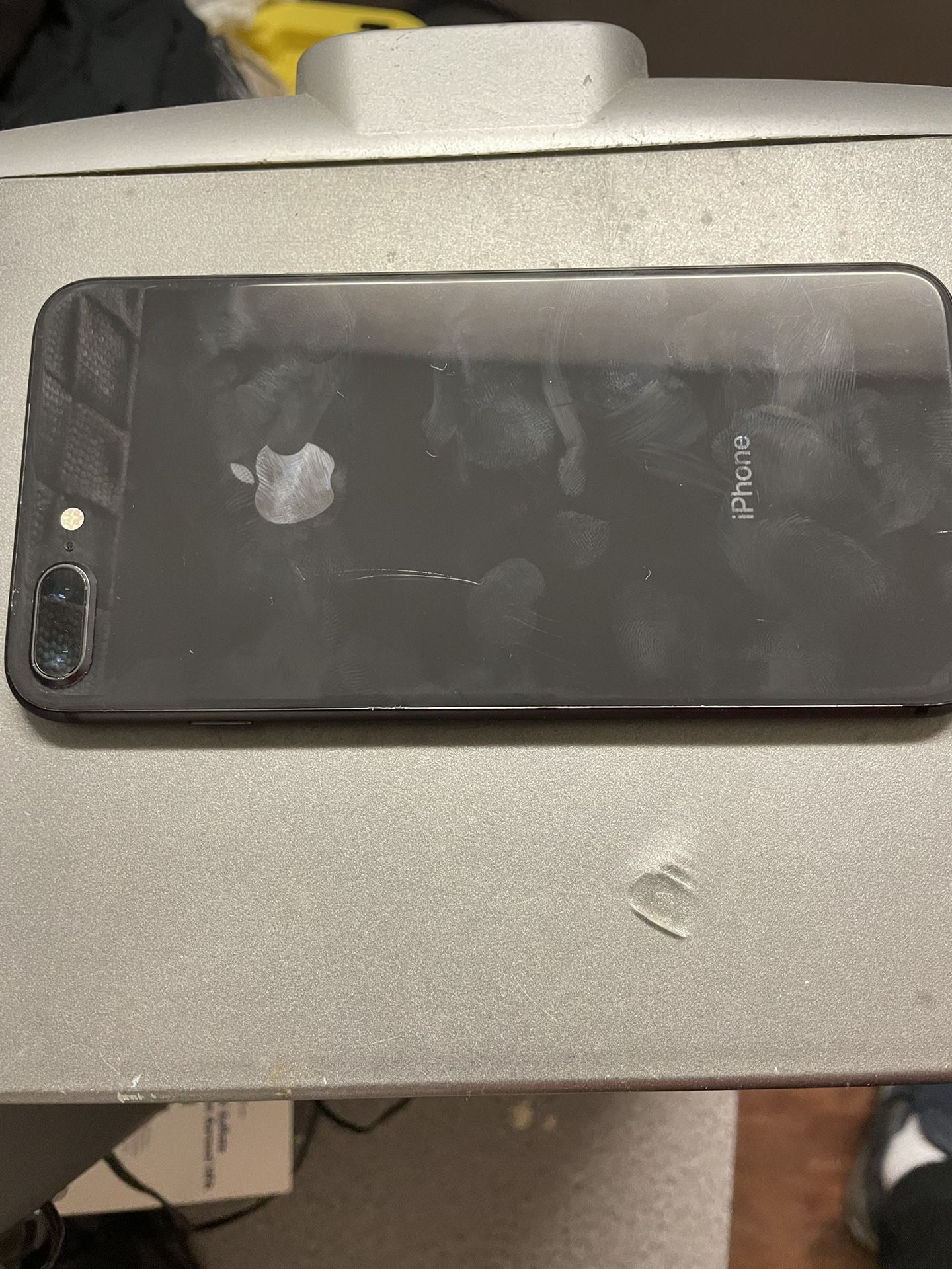 iPhone 8+