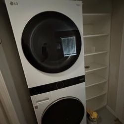 Single Unit Front Load LG WashTower with 4.5 cu. ft. Washer and 7.4 cu. ft. Electric dryer