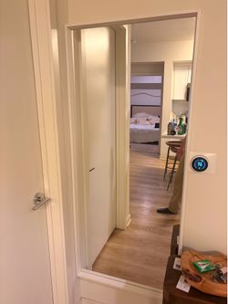 Standing mirror