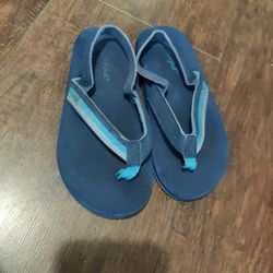 Free Toddler Shoes/ Free size 9/10 Boys