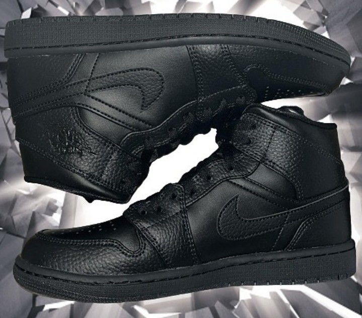 Air Jordan 1 Mid “Triple Black”