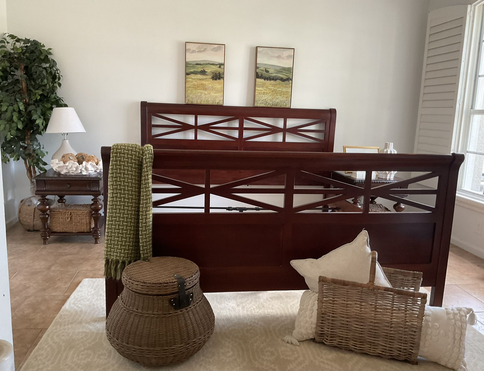 Gorgeous Mahogany Wood Bed-frame & Side tables