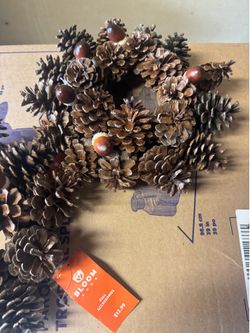 6 pinecone/acorn wreath centerpieces
