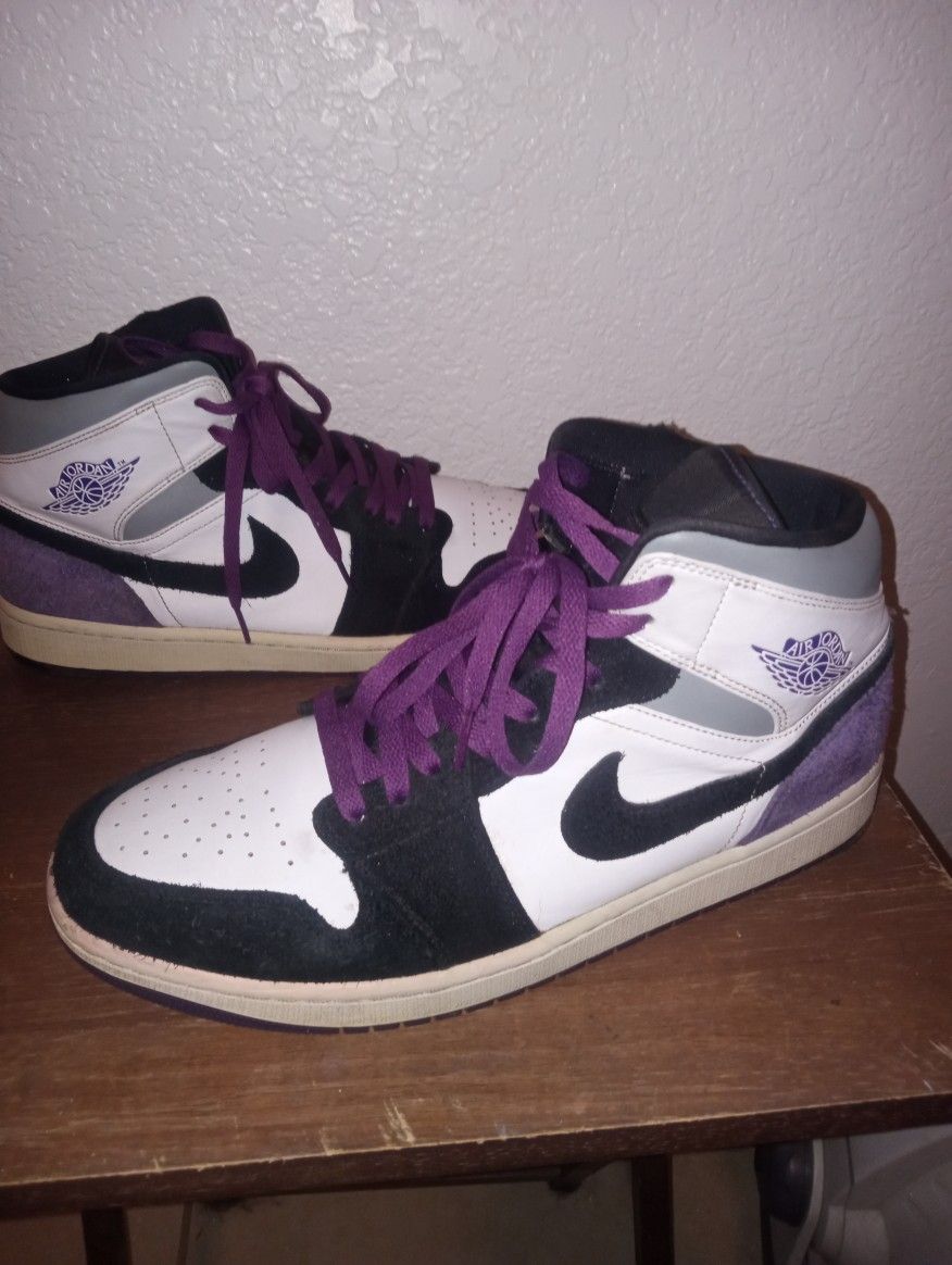 Jordan Retro 1s Mid Size 11.5