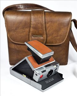 Near MINT Polaroid SX-70 Land Camera w/ Fitted Leather Camera Bag - Works Great