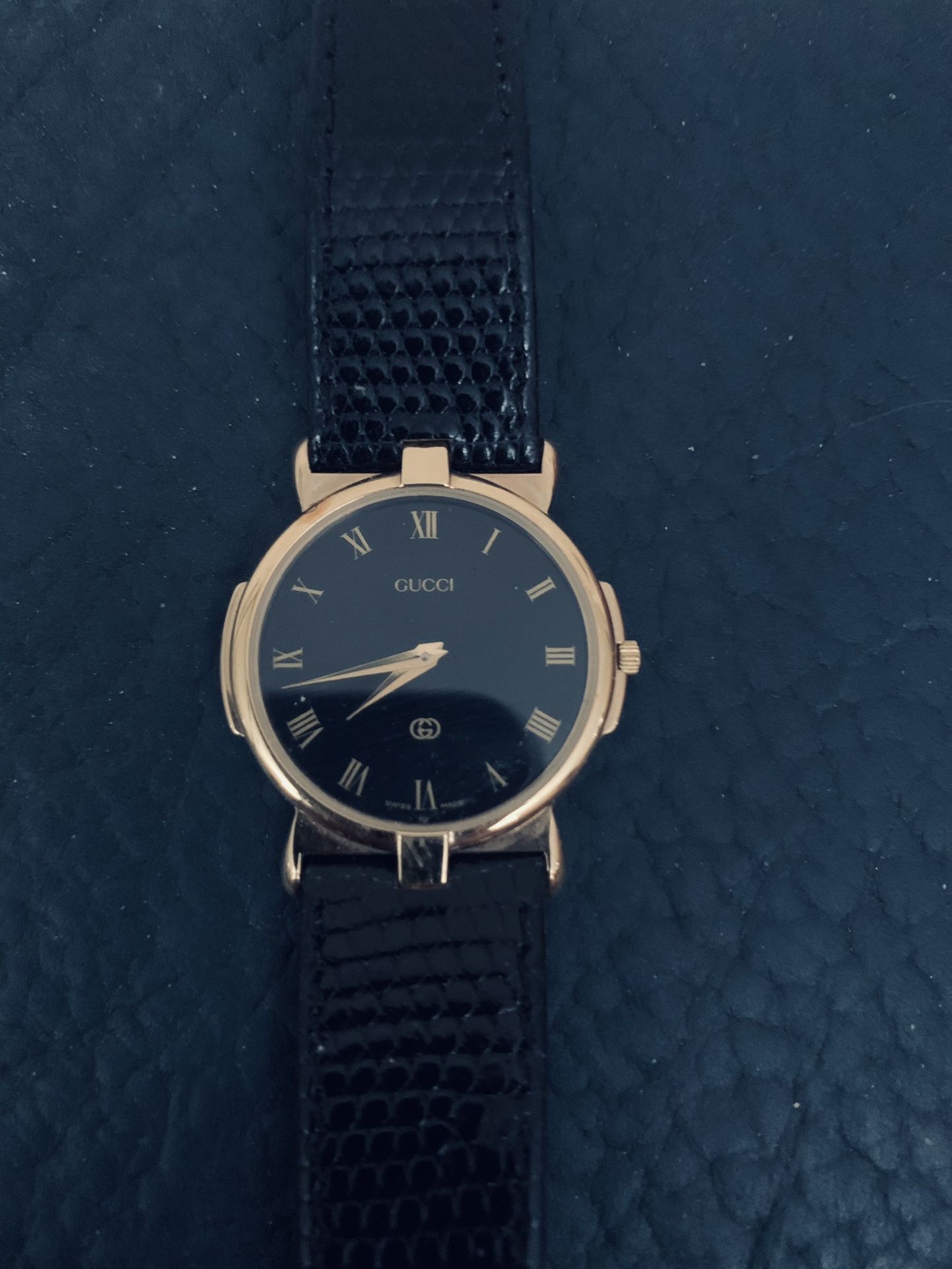 Authentic Quartz Gucci watch 