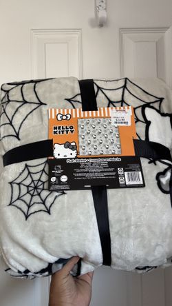 Hello Kitty Skelly Queen Blanket 