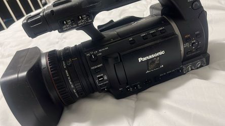 Panasonic AG-HPX250 P2 HD Camcorder with 22X Optical Zoom Lens and HD-SDI HDMI No Cable