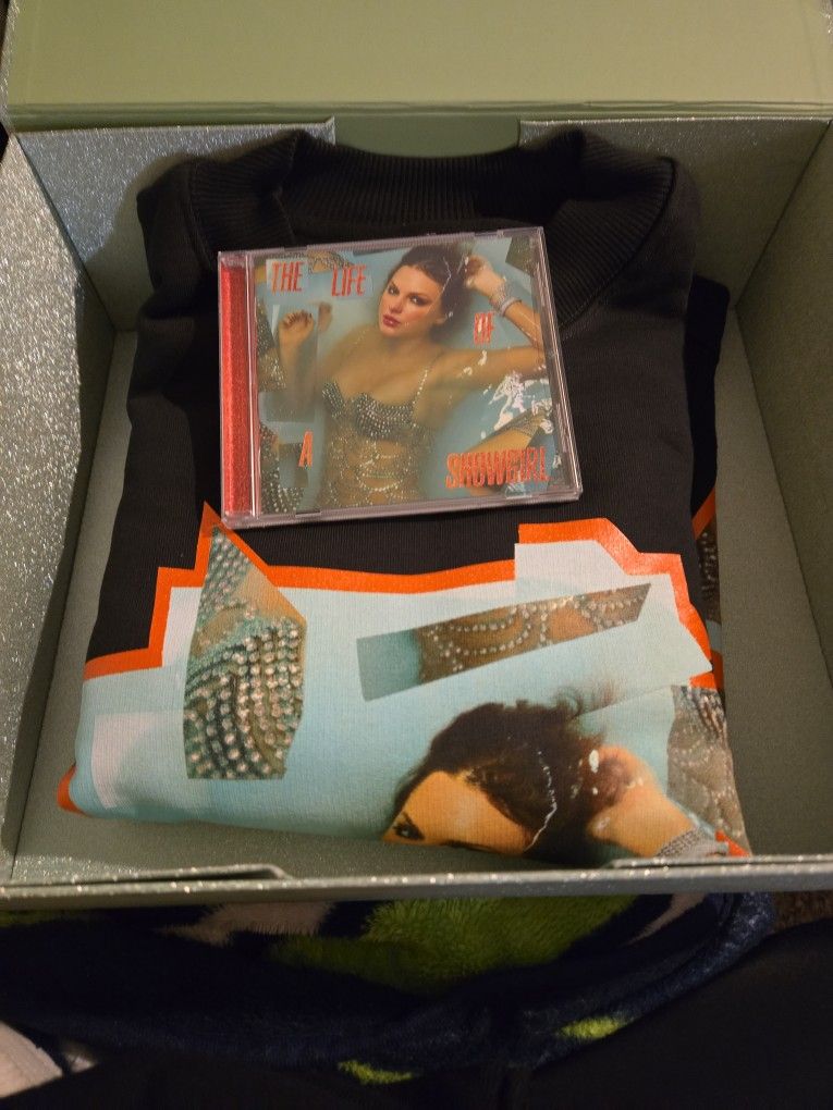 Taylor Swift The Life of Showgirl CD/ Sweatshirt