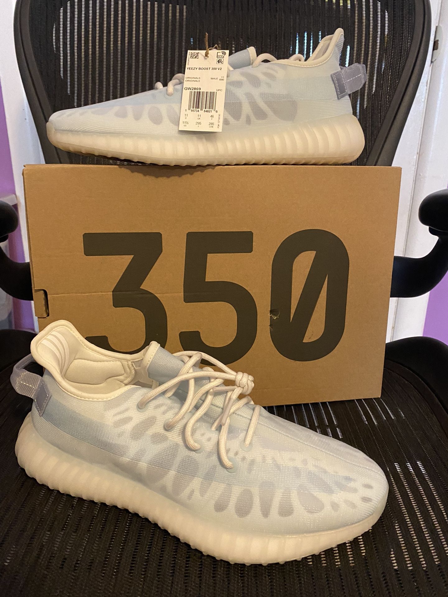 yeezy mono ice footlocker