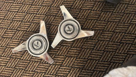 Lowrider Spoke  3 Ear Wire Wheel Caps