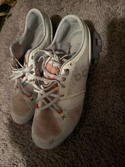 On cloud shoes 30$ size 10
